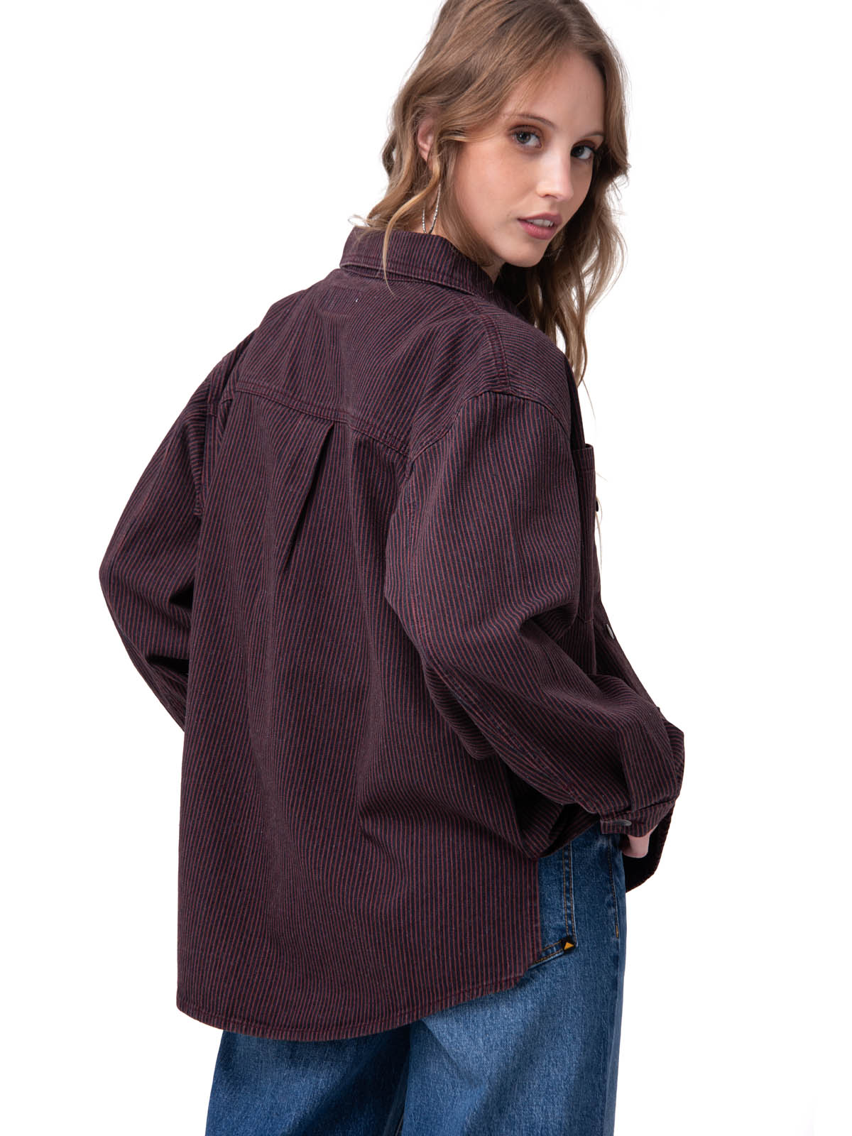 CAMISA DENIM MUJER OVERSIZED LINEAS BURDEO CAT - 5