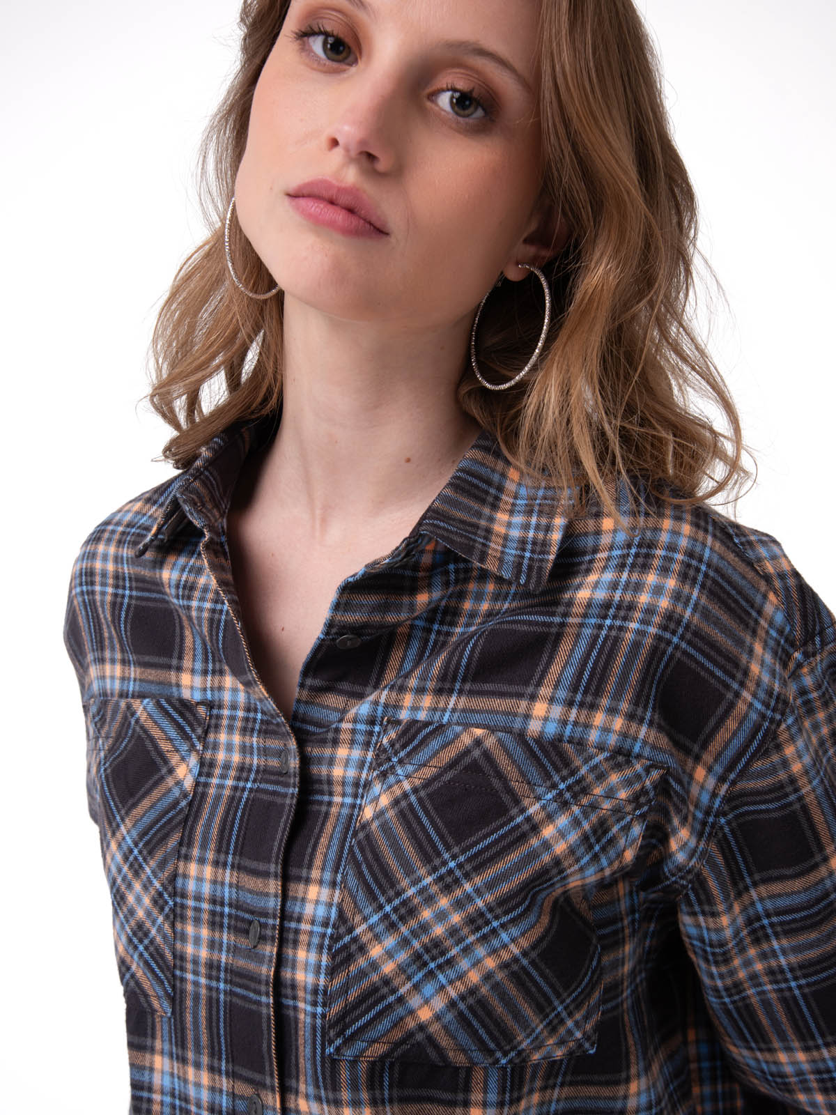 CAMISA MANGA LARGA MUJER CROPPED FLANNEL NEGRO CAT - 4