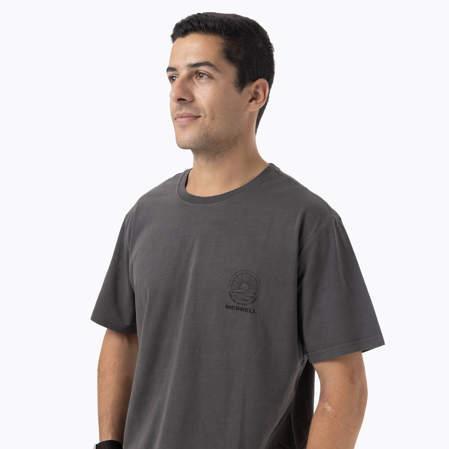 POLERA MANGA CORTA HOMBRE OECHES GRIS OSCURO MERRELL - 4