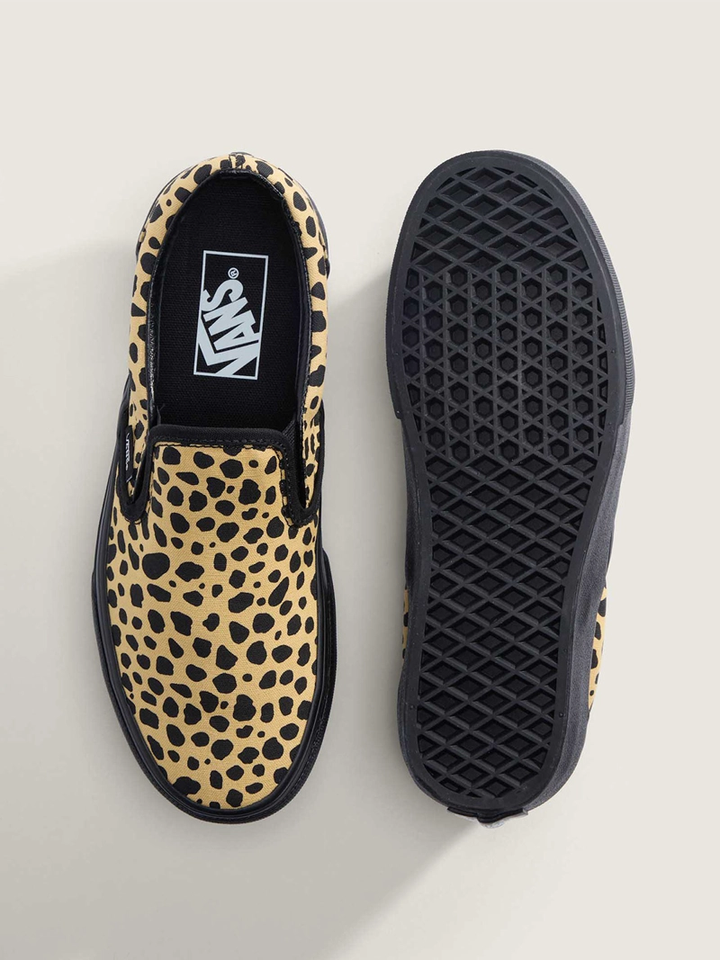 ZAPATILLA MUJER CLASSIC SLIP-ON NEGRO VANS - 4