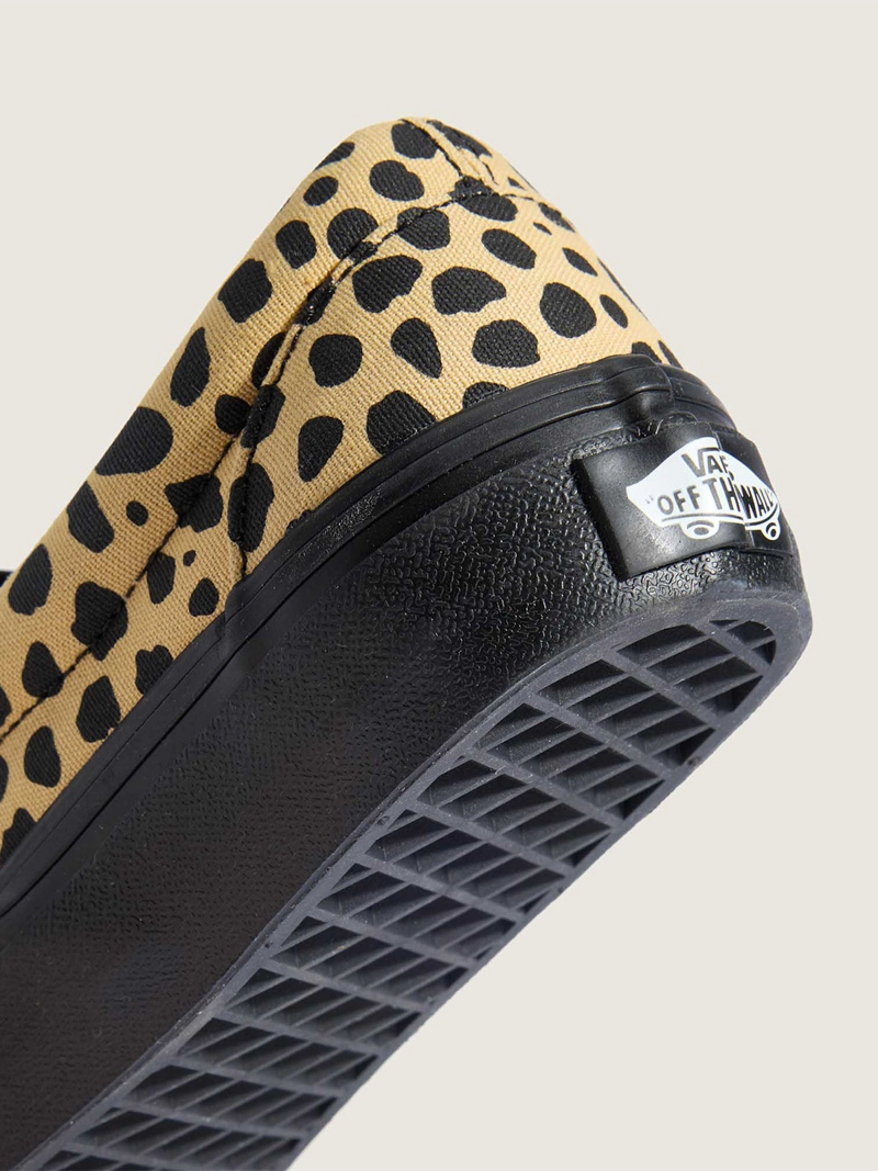 ZAPATILLA MUJER CLASSIC SLIP-ON NEGRO VANS - 7