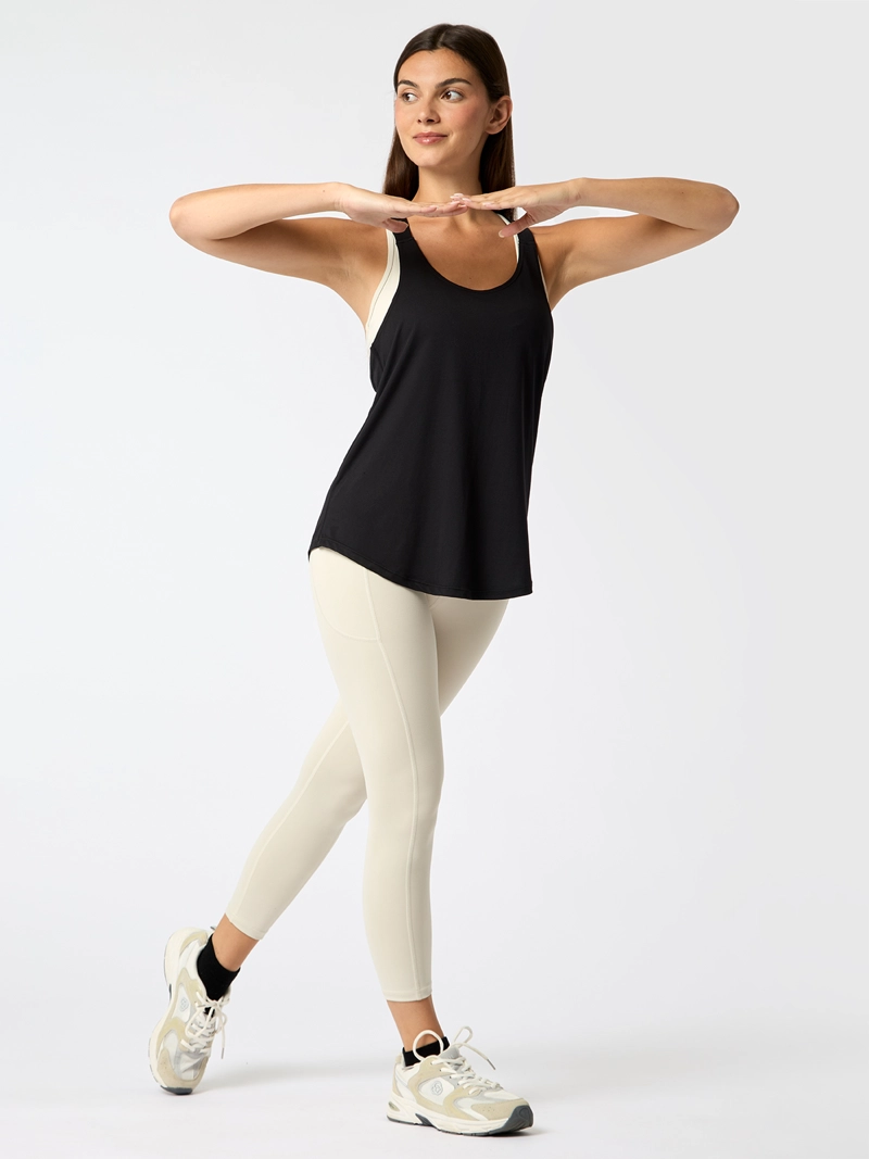 POLERA TRAINING TANK ALOE NEGRA MUJER BSOUL - 1
