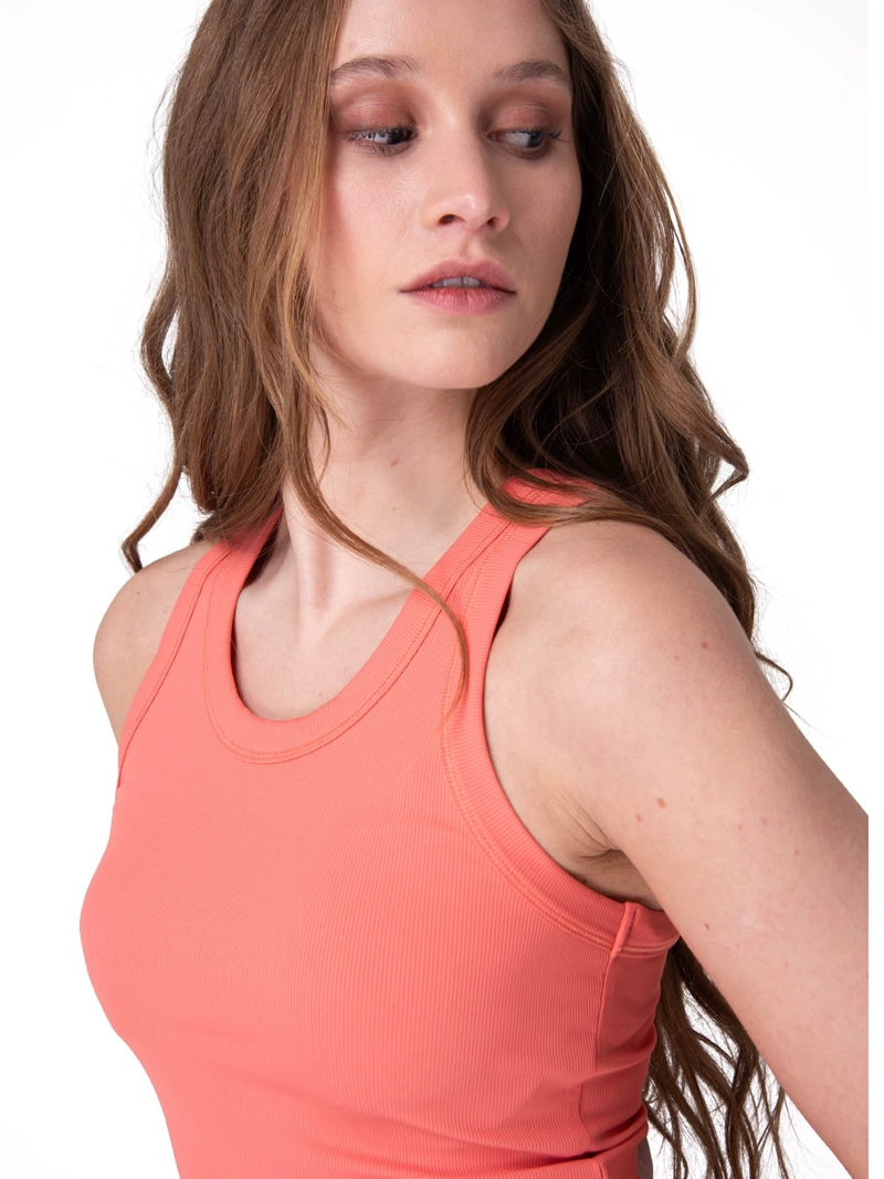 POLERA MANGA CORTA POWER RIB FITTED TAN MUJER ROSADO CAT - 5