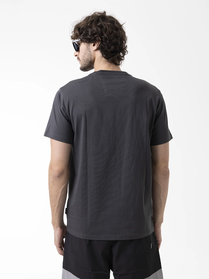 POLERA MANGA CORTA HOMBRE GRAPHIC GRIS OSCURO MERRELL - 5