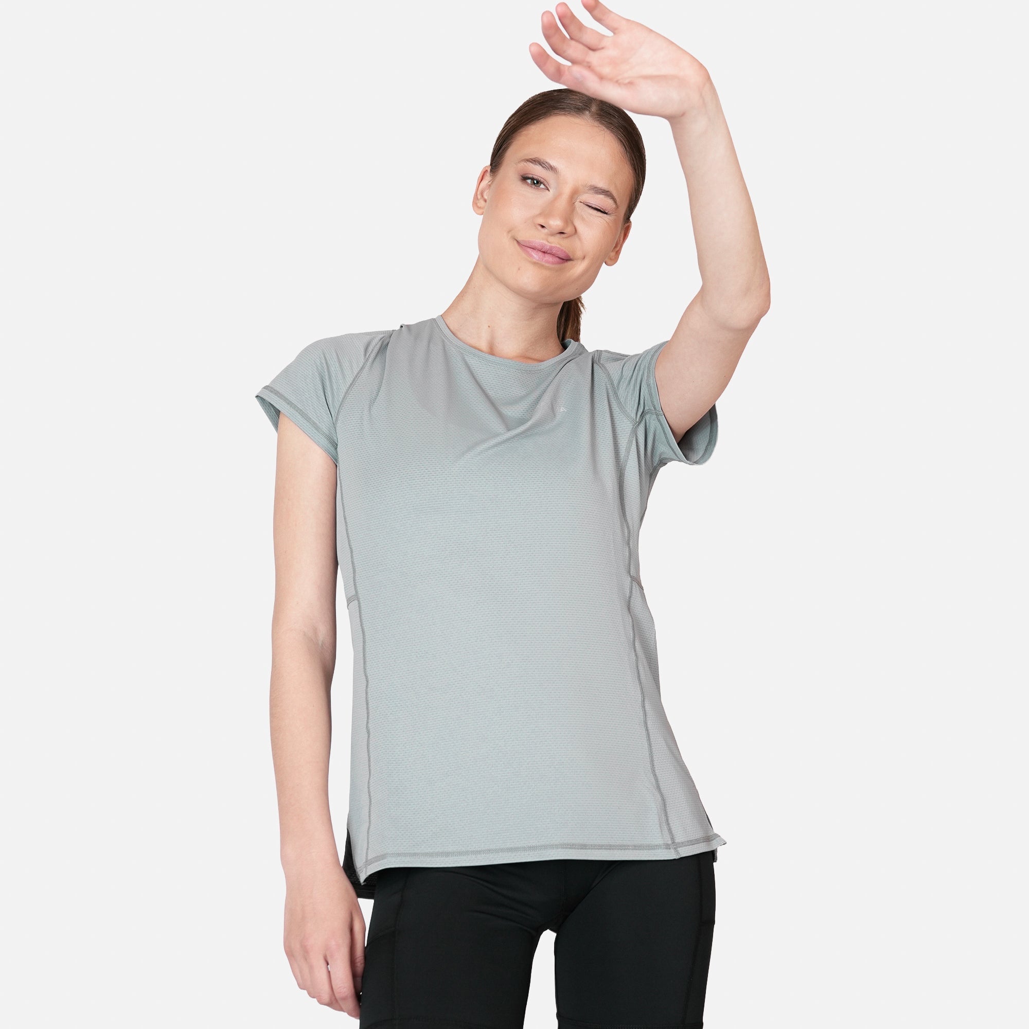 POLERA DEPORTIVA DRY CORE MUJER DINAMICA GRIS ATAKAMA OUTDOOR - 2