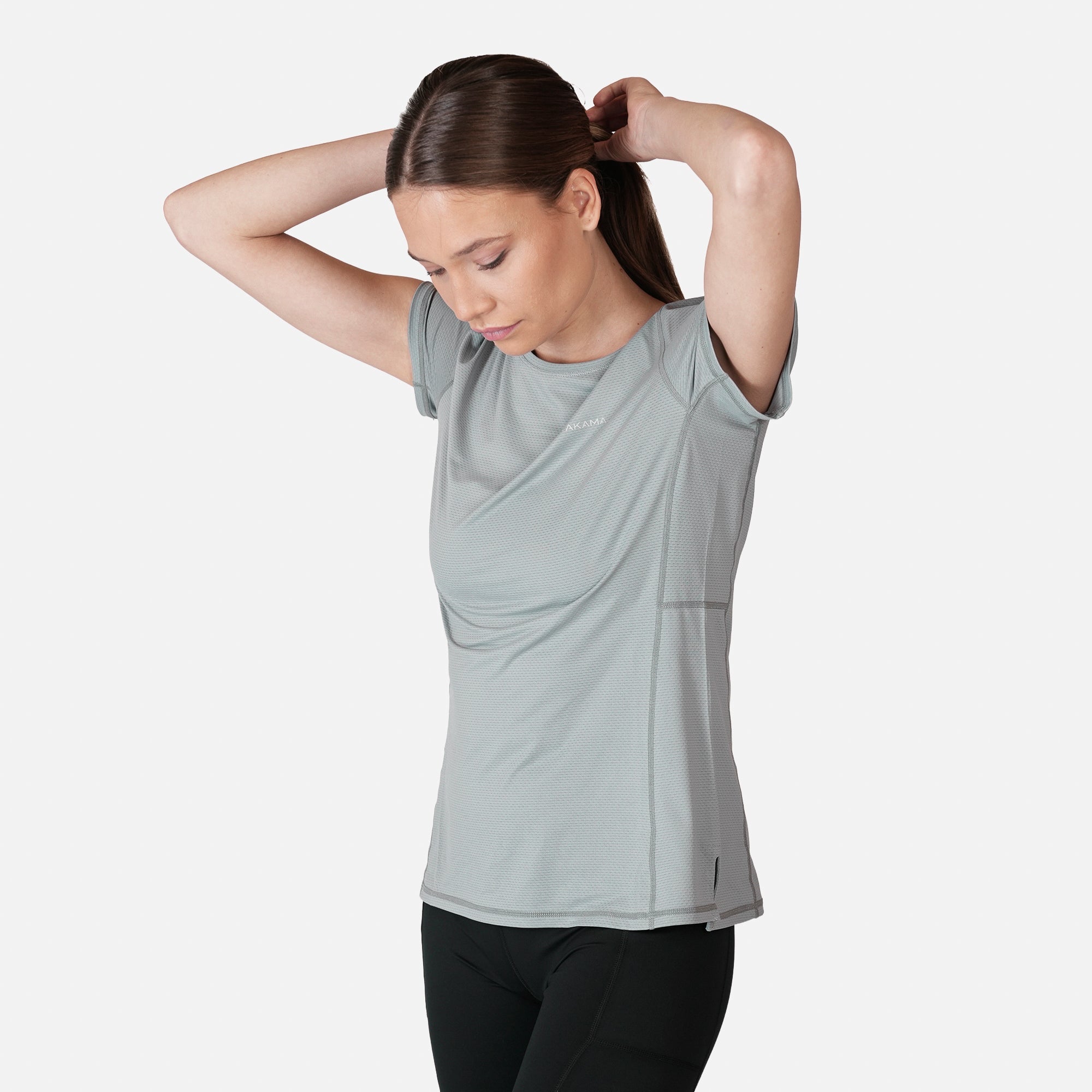 POLERA DEPORTIVA DRY CORE MUJER DINAMICA GRIS ATAKAMA OUTDOOR - 4