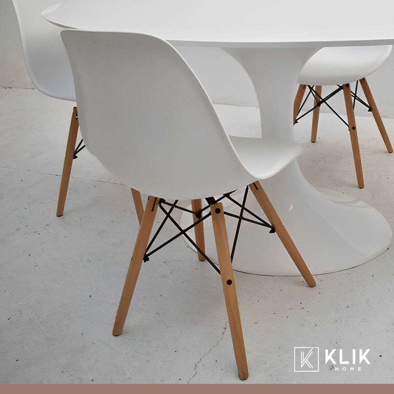 COMEDOR MESA TULIP BLANCA - 4 SILLAS EAMES BLANCAS - 8