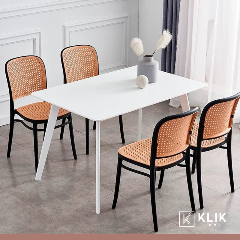 SILLA LOMBARDIA DE POLIPROPILENO - NEGRA - 8