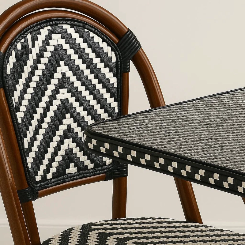 COMEDOR DE UNA MESA + 4 SILLAS PARISINAS - BLANCO Y NEGRO - 8