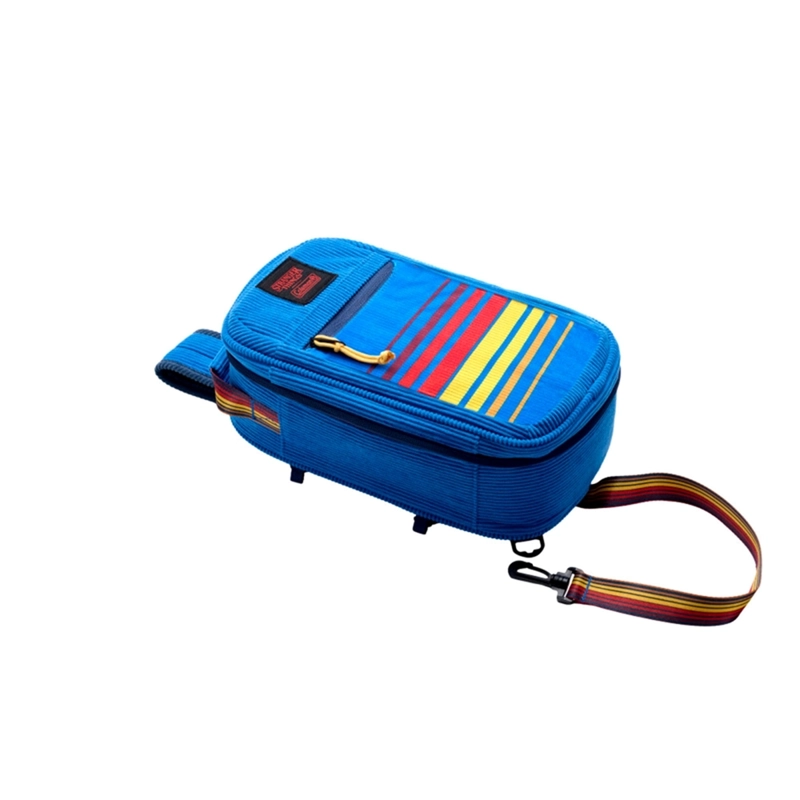 SOFT COOLER COLEMAN STRANGER THINGS 6 LATAS AZUL MARINO - 4