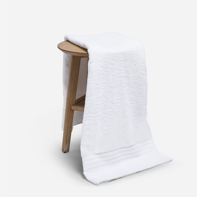 TOALLA LISA BASIC SABANA 700 GRAMOS BLANCO - 1