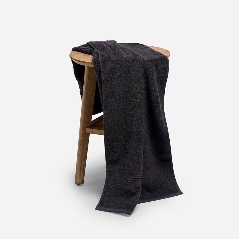 TOALLA DE BAÑO LISA BASIC 500 GRAMOS CHARCOAL - 1