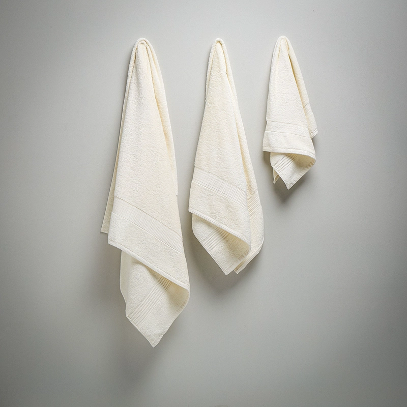 TOALLA DE MANO LISA BASIC 500 GRAMOS CREMA - 2