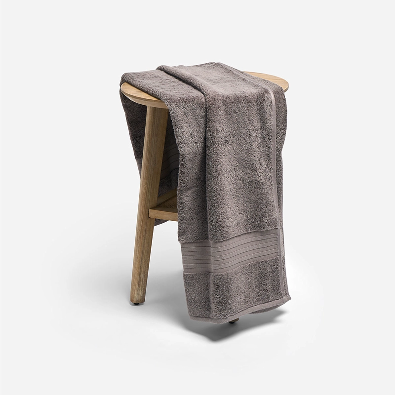 TOALLA DE BAÑO LISA BASIC 700 GRAMOS TOSTADO - 1