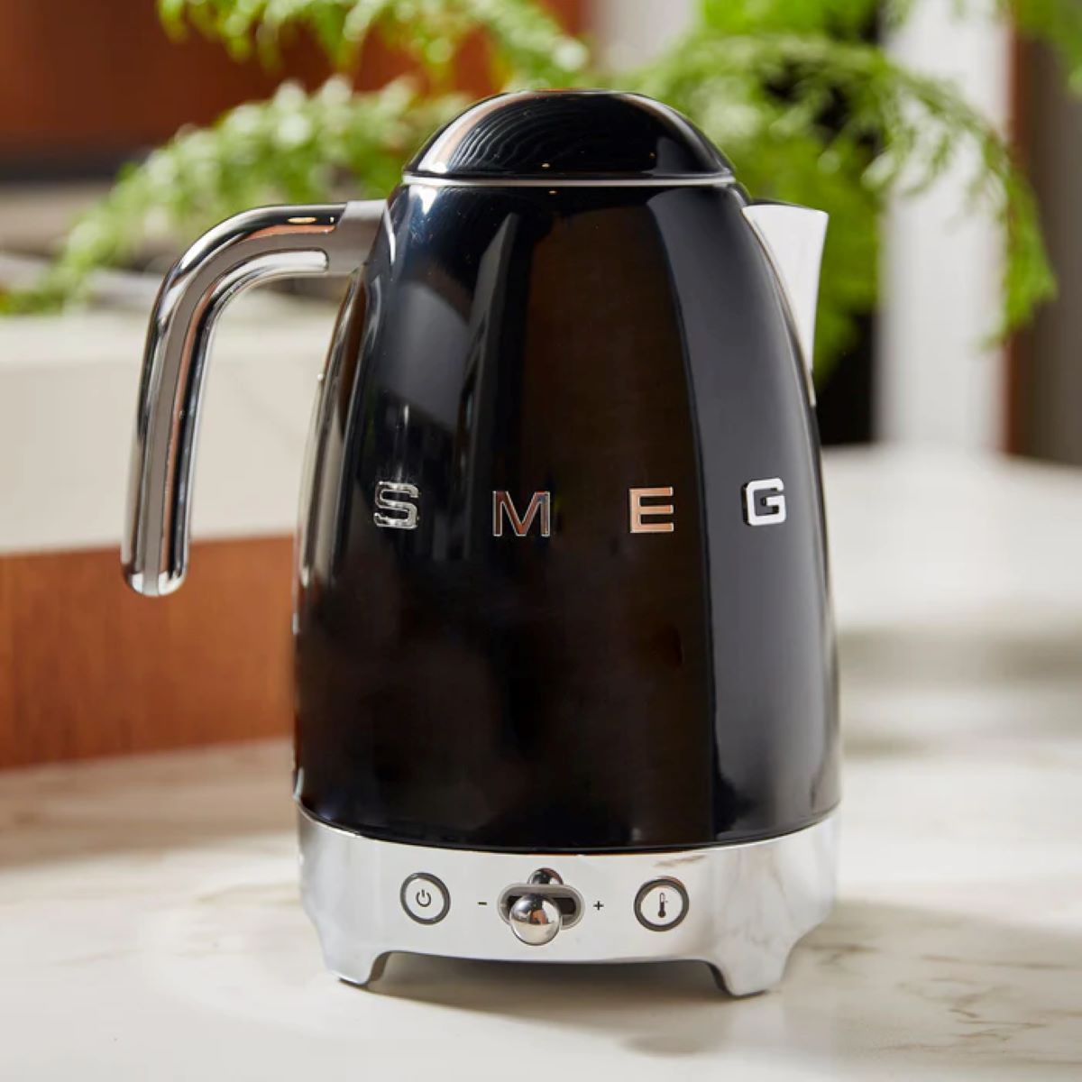 HERVIDOR SMEG PRO NEGRO MODELO KLF04BLEU - 3