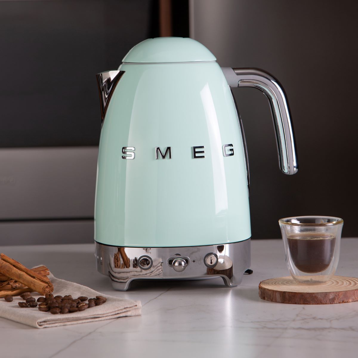 HERVIDOR SMEG PRO VERDE AGUA - 4