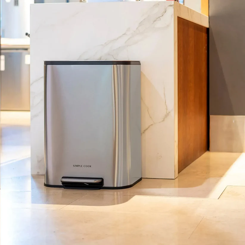 BASURERO 50L CON PEDAL MATE Y ANTI HUELLAS SIMPLE COOK - 1
