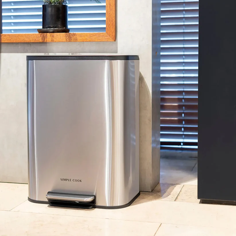 BASURERO 50L CON PEDAL MATE Y ANTI HUELLAS SIMPLE COOK - 3