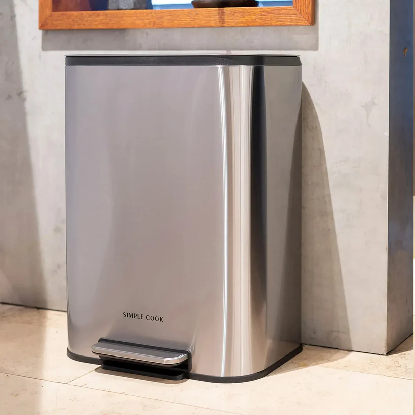 BASURERO 50L CON PEDAL MATE Y ANTI HUELLAS SIMPLE COOK - 4