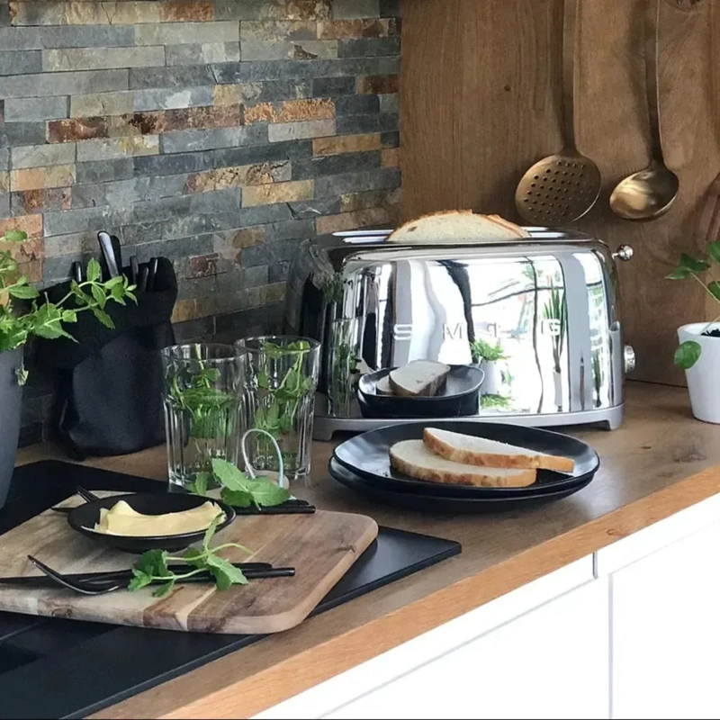 TOSTADOR SMEG 4 PANES ACERO MODELO TSF02SSEU - 5