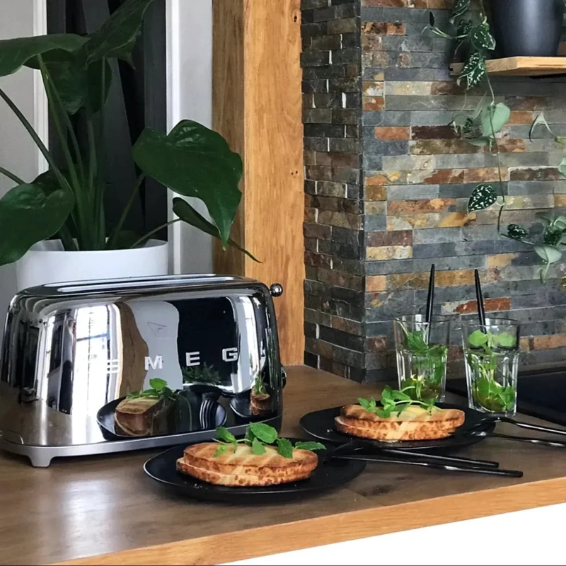 TOSTADOR SMEG 4 PANES ACERO MODELO TSF02SSEU - 6