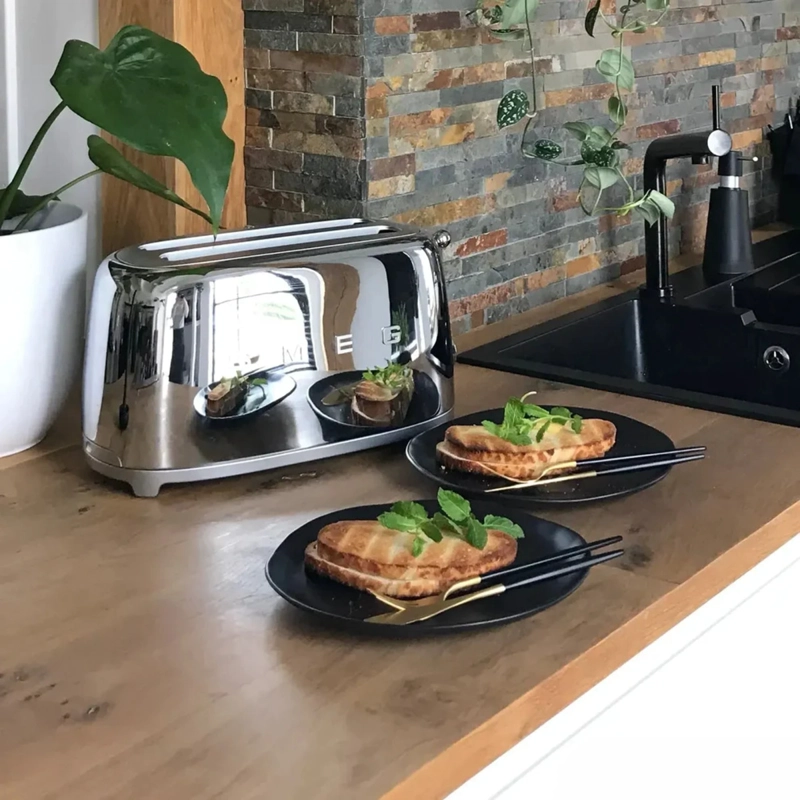 TOSTADOR SMEG 4 PANES ACERO MODELO TSF02SSEU - 9