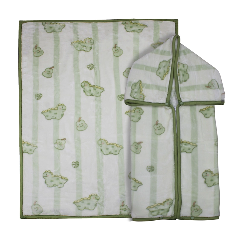 SACO CON BROCHE ULTRA SOFT DINO 80X110CM VERDE BEBESIT - 1