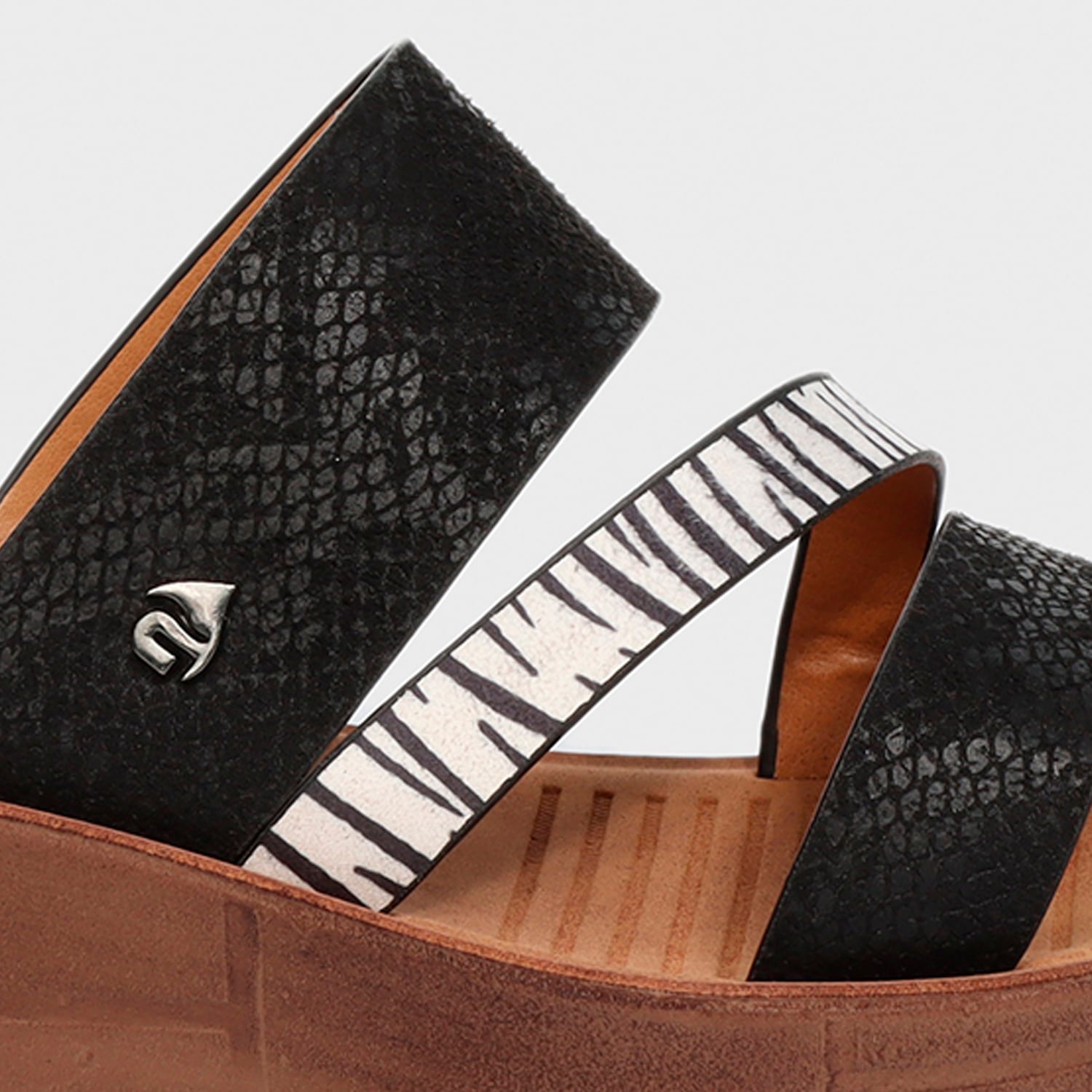 BOTÍN MUJER NEGRO PLATAFORMA 36034 CASUAL - 2