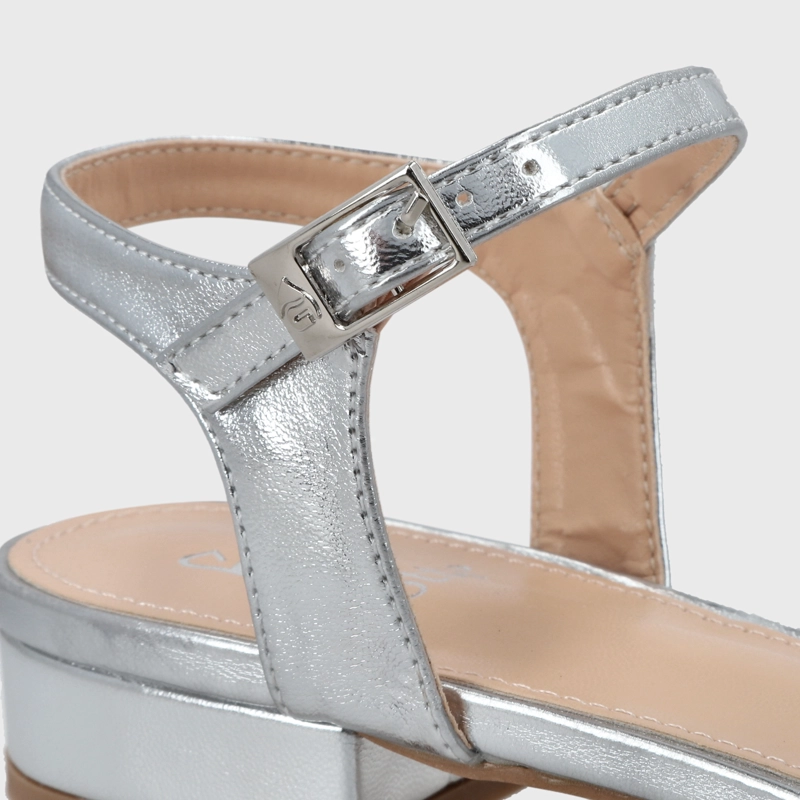 SANDALIA PLANA PLATEADA MUJER 55201 - 6