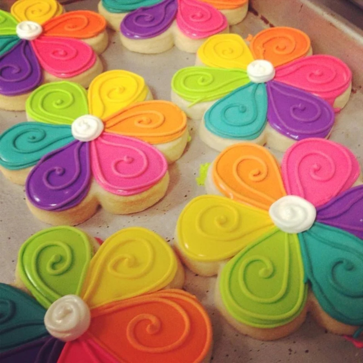 SET 05 MOLDES DE GALLETAS CORTAPASTAS GALLETA FLOR COLORES - 2