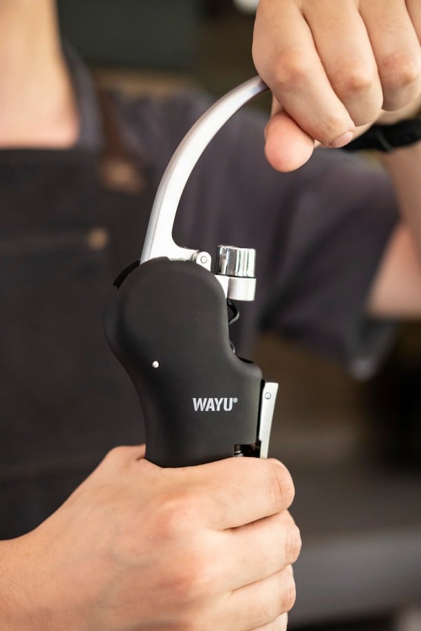 ABRIDOR DE VINO COMPACTO WAYU - 4