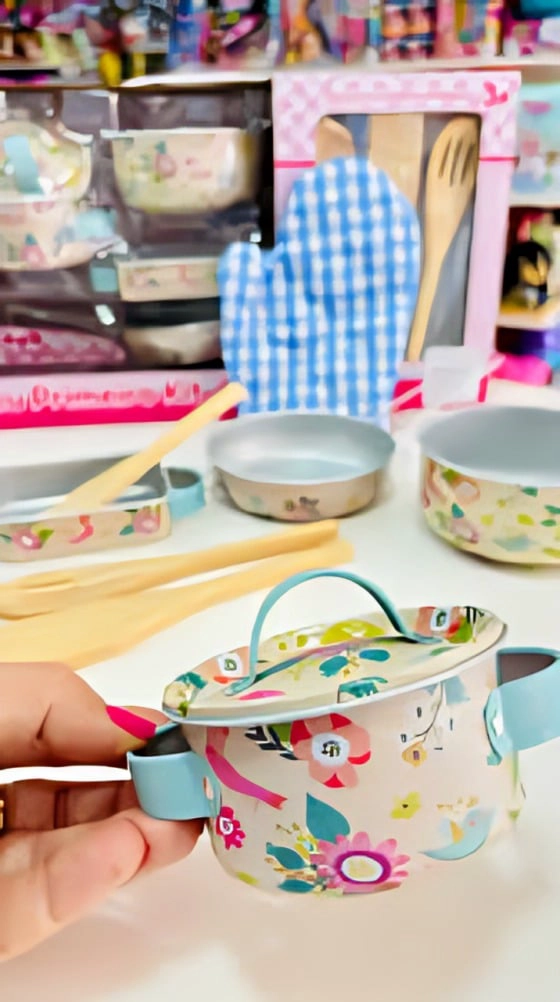 SET DE OLLAS CON ACCESORIOS DE COCINA INFANTIL - 2