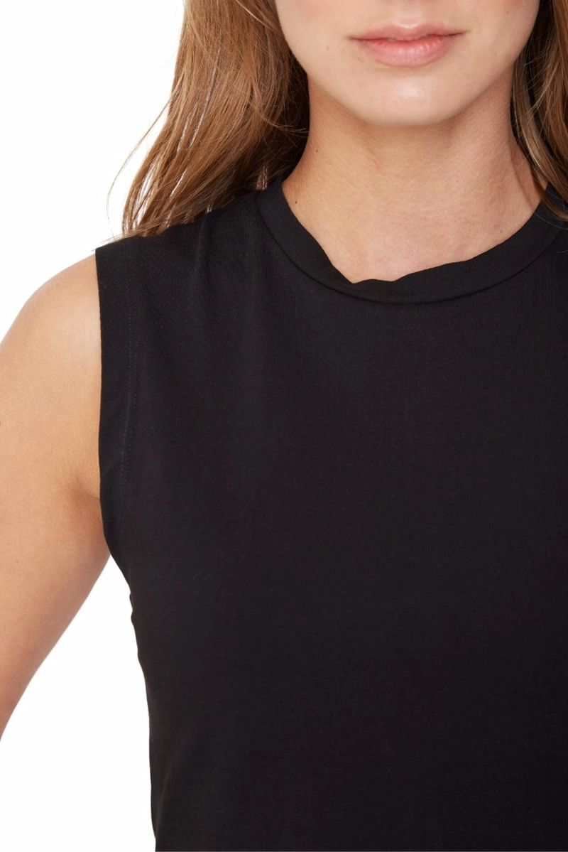 POLERA ALE EN COLOR NEGRO - 7