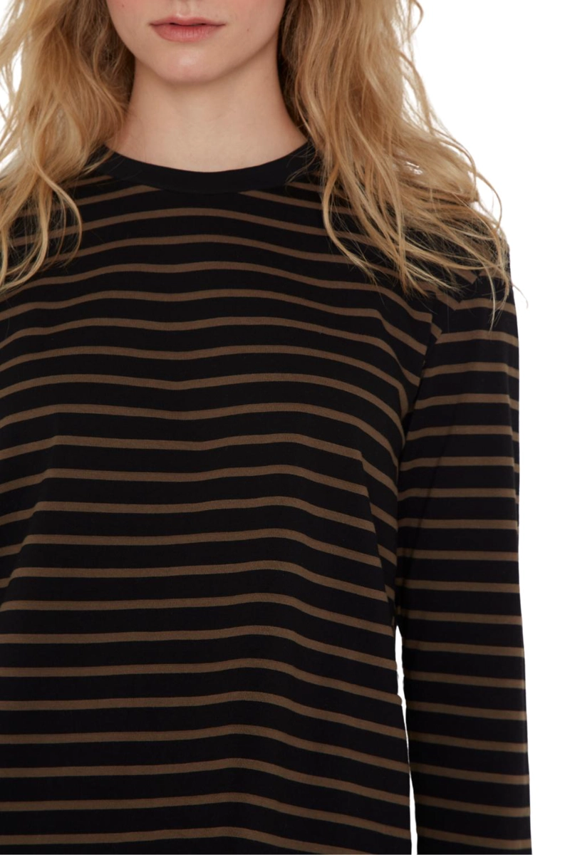 POLERA ALASKA RAYAS EN COLOR NEGRO JACINTA TIENDA - 7