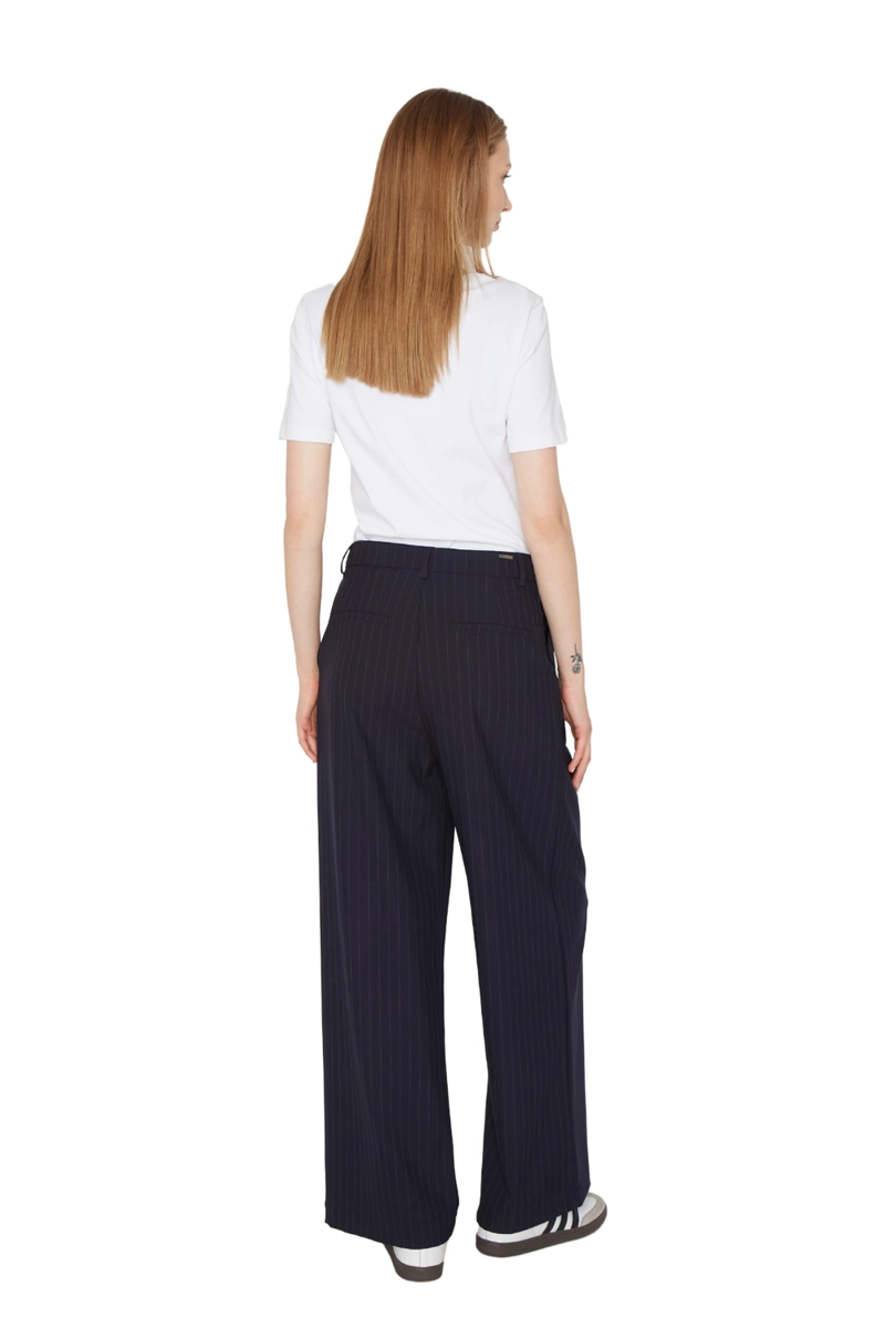 PANTALÓN BOWEN LINEAS EN COLOR NEGROS JACINTA TIENDA - 5