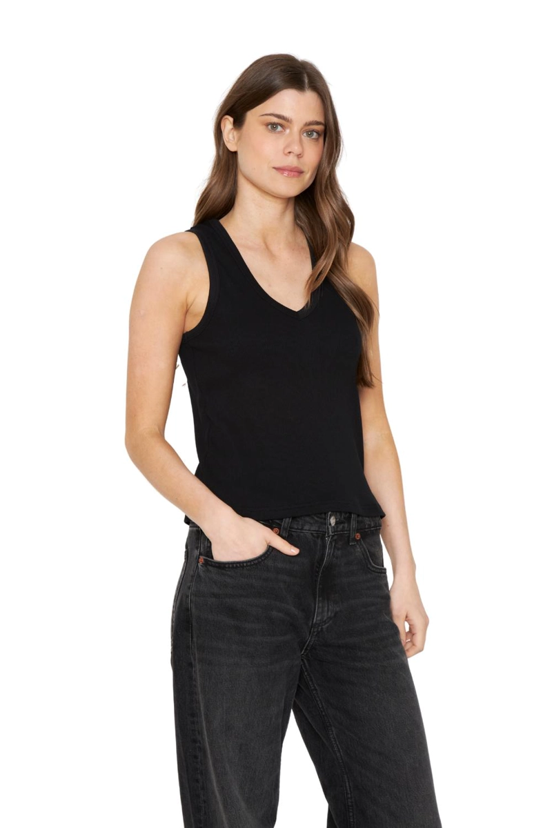POLERA MAE CUELLO EN V NEGRA JACINTA TIENDA - 2