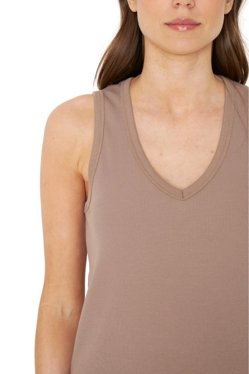 POLERA MAE CUELLO EN V CAFE  JACINTA TIENDA - 6