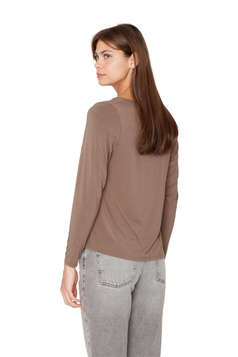 POLERA FRIDA III CAFE  JACINTA TIENDA - 5