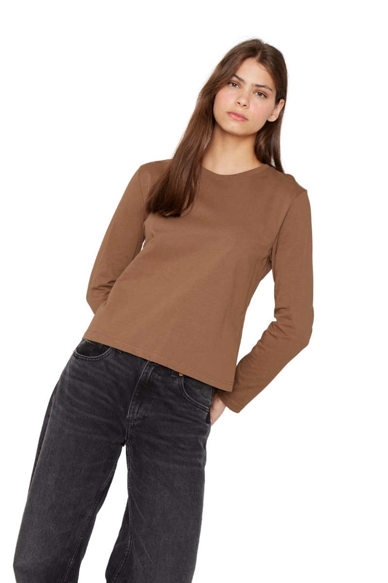 POLERA JACINTA MANGA LARGA CAFE  JACINTA TIENDA - 4