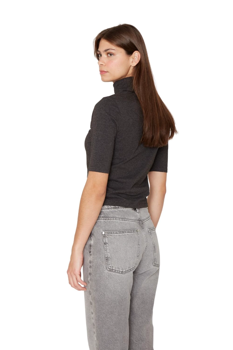 POLERA CONSU III GRIS OSCURO JACINTA TIENDA - 5