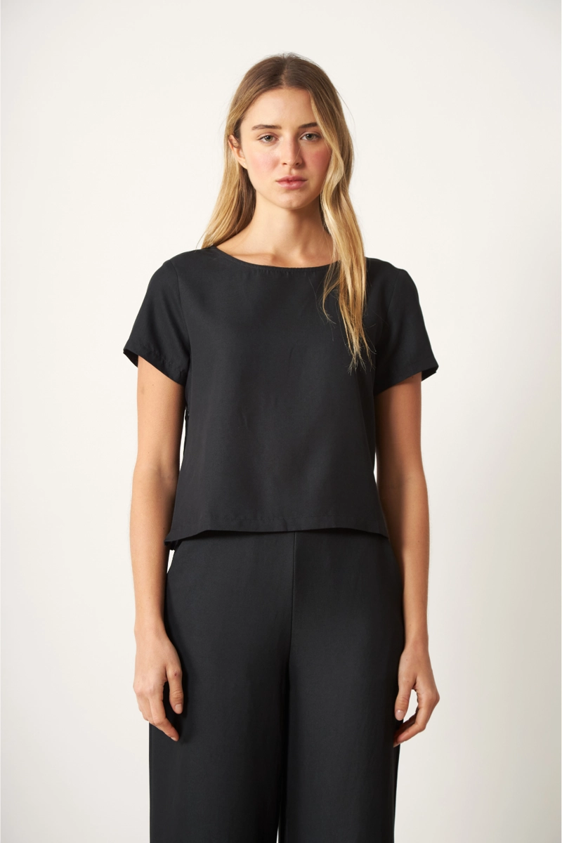 POLERA ADA NEGRA JACINTA TIENDA - 1