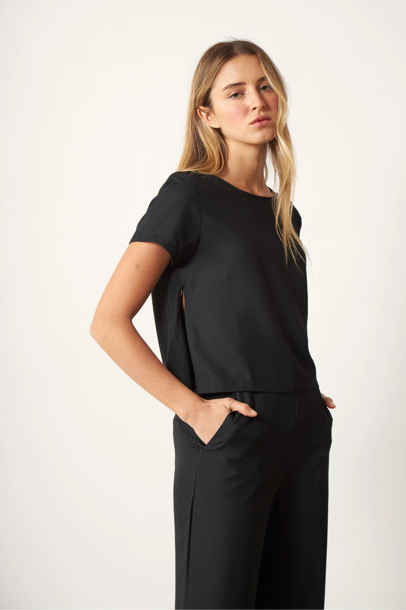 POLERA ADA NEGRA JACINTA TIENDA - 2