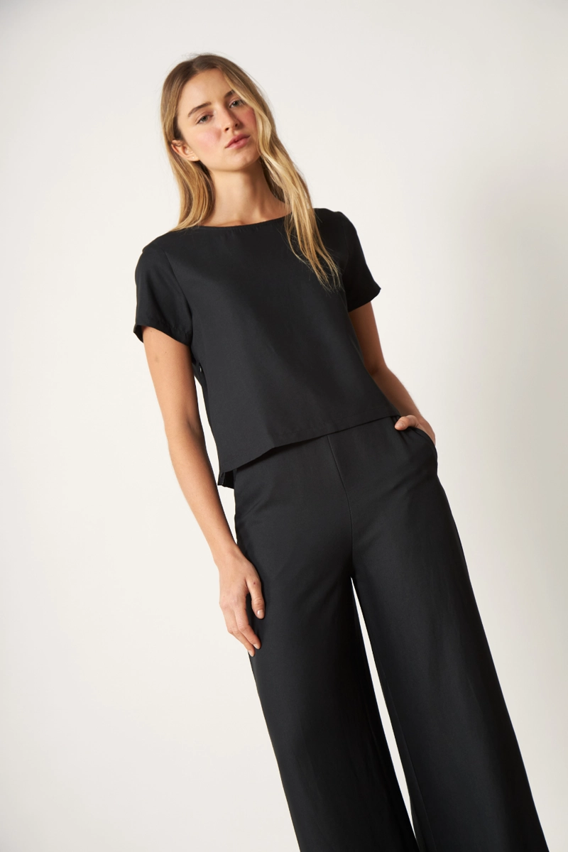 POLERA ADA NEGRA JACINTA TIENDA - 4