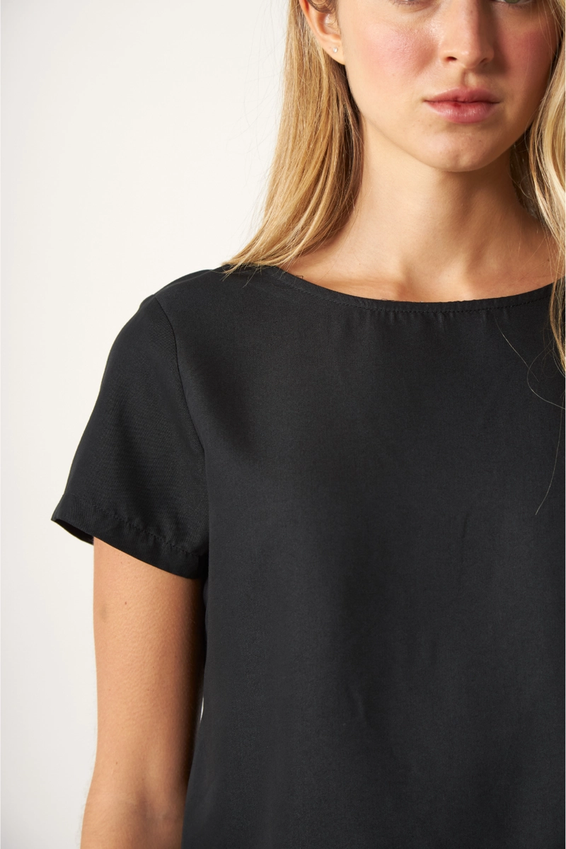 POLERA ADA NEGRA JACINTA TIENDA - 7