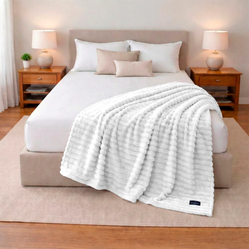 PACK 2 MANTAS DE CAMA NAUTICA HOME JACQUARD FRANELA ULTRASUAVE 127X178CM BLANCA - 1