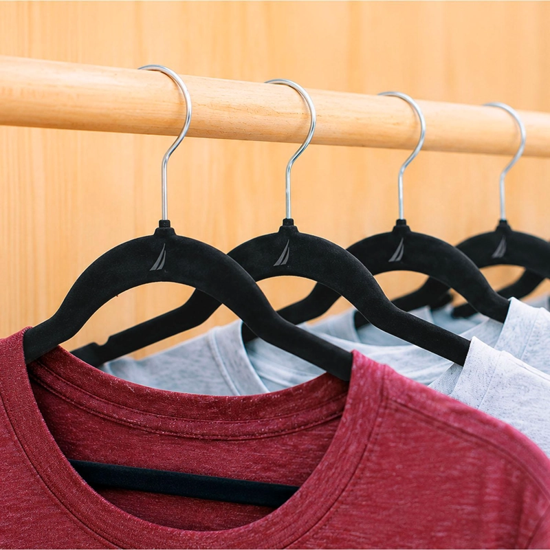 COLGADORES DE ROPA PACK 50 NEGRO ANTIDESLIZANTE NAUTICA HOME - 1