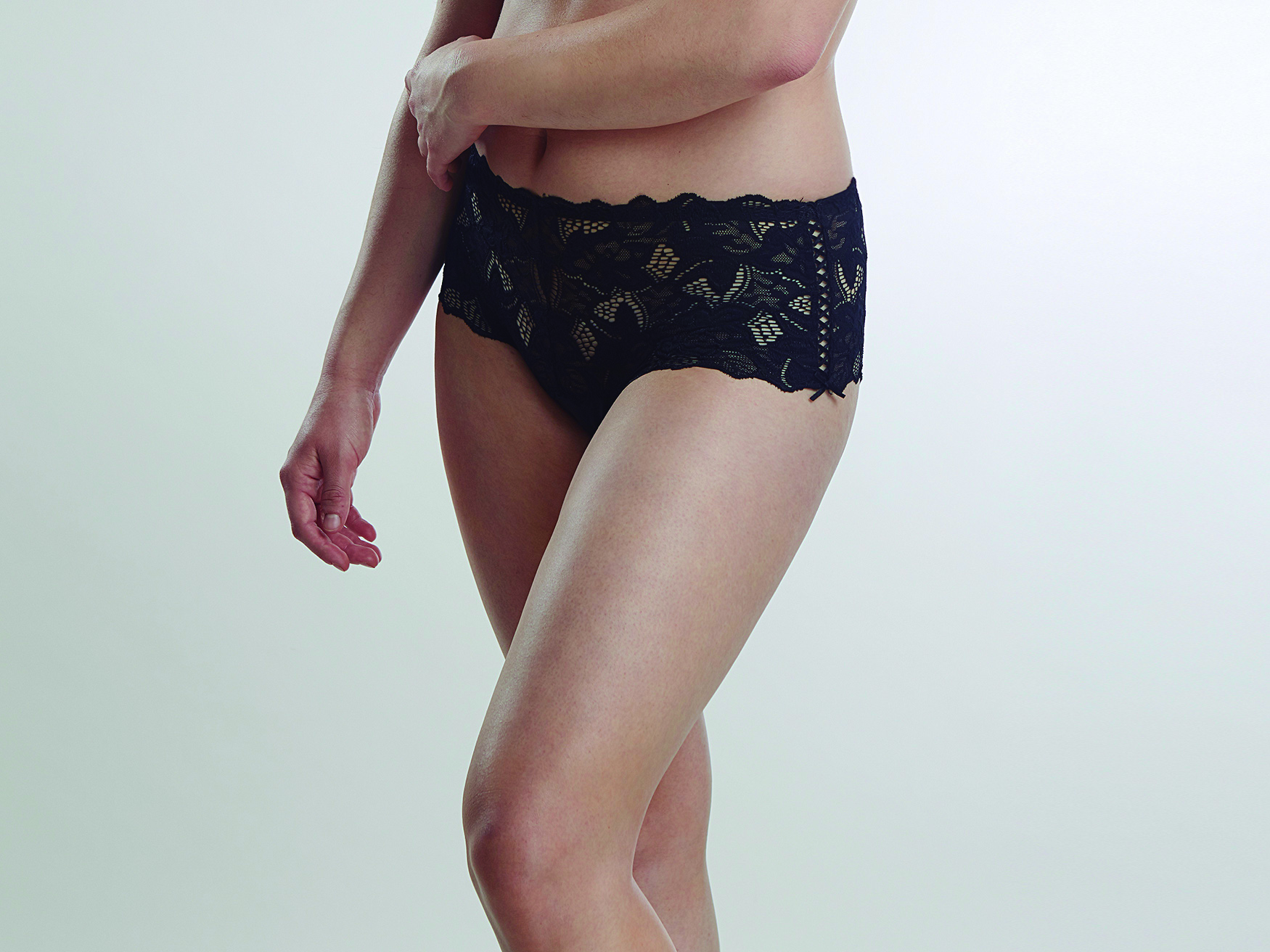 PANTALETA ENCAJE,PASAMANERIA Y LYCRA - 1