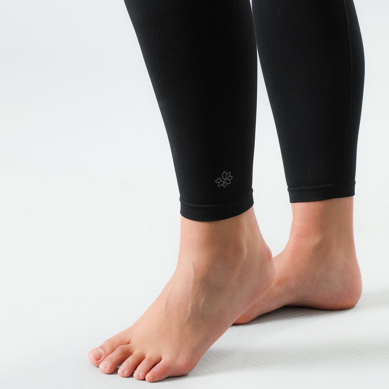 CALZA MUJER FLORES NEGRO 50336 SEAMLESS - 4