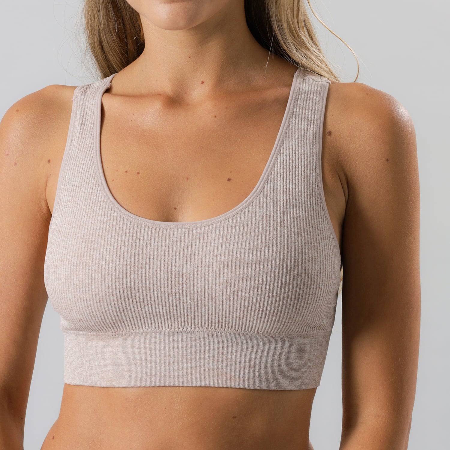 PETO SEAMLESS RIB ESPALDA SPORT - 4