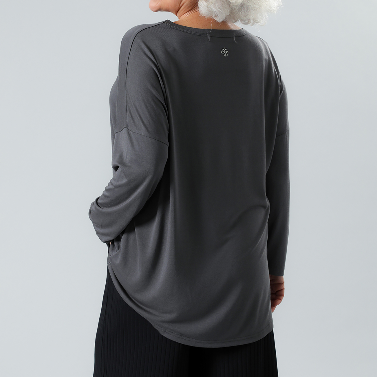 POLERA MANGA LARGA MUJER PLATEADO - 2